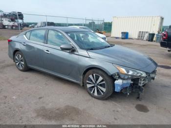  Salvage Nissan Altima