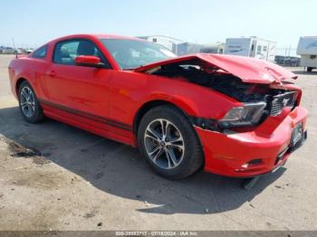  Salvage Ford Mustang