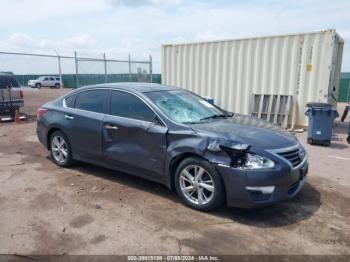  Salvage Nissan Altima