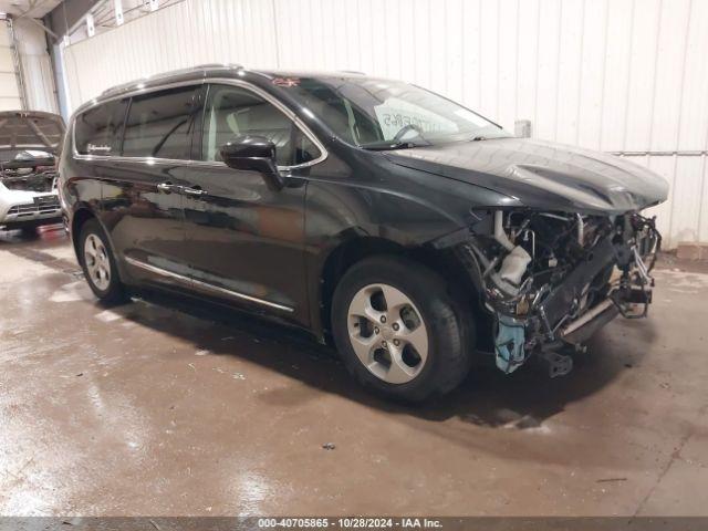  Salvage Chrysler Pacifica