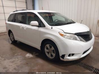  Salvage Toyota Sienna