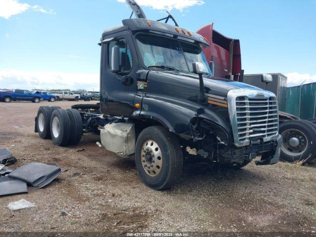  Salvage Freightliner Cascadia 125