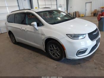  Salvage Chrysler Pacifica