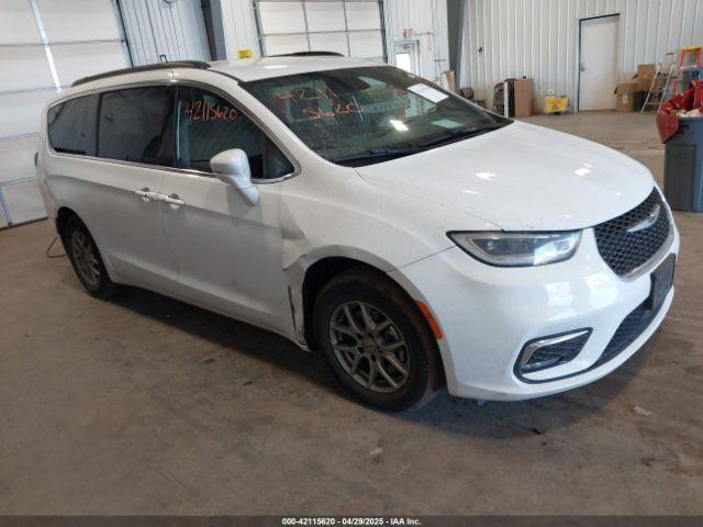  Salvage Chrysler Pacifica