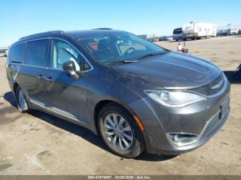  Salvage Chrysler Pacifica