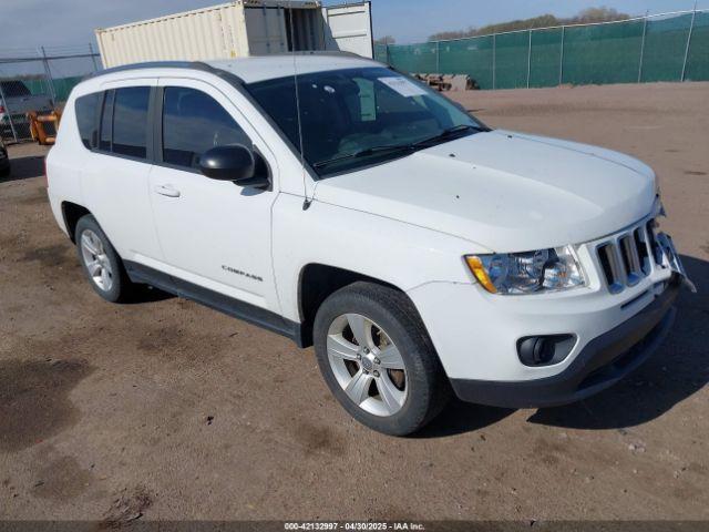  Salvage Jeep Compass