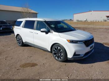  Salvage Kia Carnival
