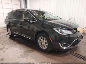  Salvage Chrysler Pacifica