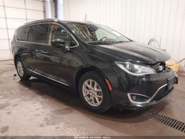  Salvage Chrysler Pacifica
