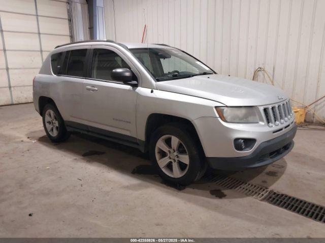  Salvage Jeep Compass