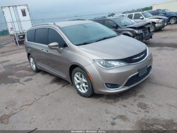  Salvage Chrysler Pacifica