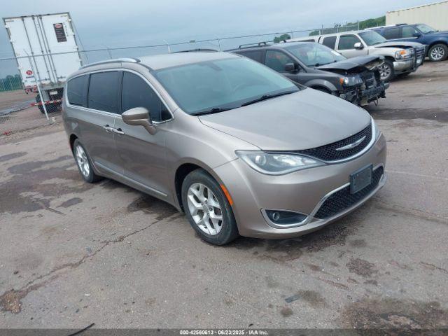  Salvage Chrysler Pacifica