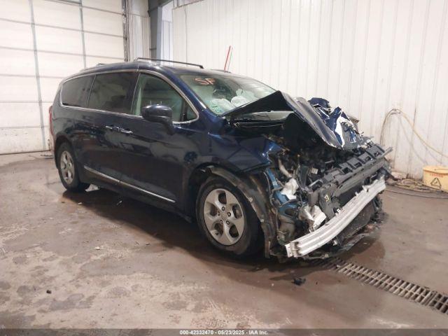  Salvage Chrysler Pacifica