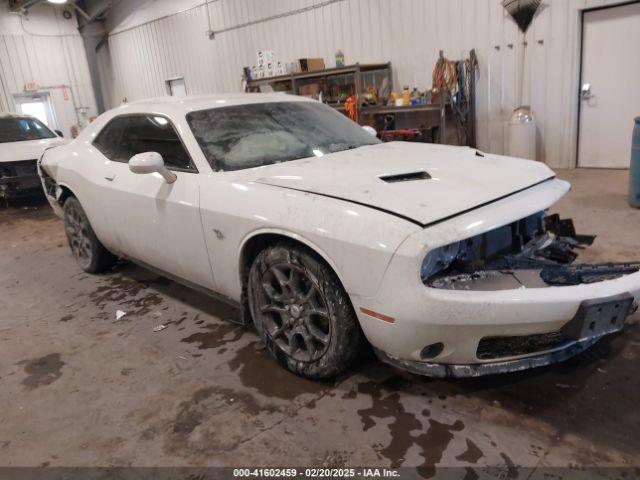  Salvage Dodge Challenger