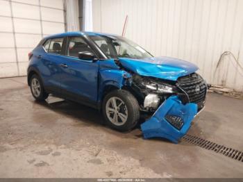  Salvage Nissan Kicks