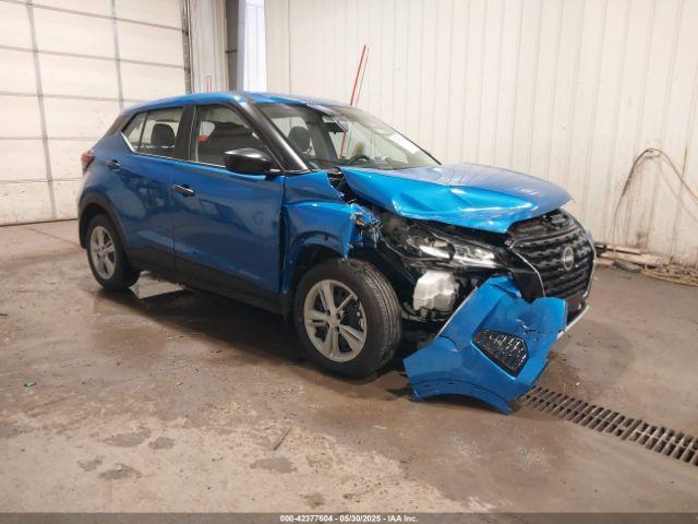  Salvage Nissan Kicks