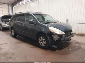  Salvage Toyota Sienna