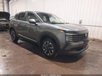  Salvage Nissan Kicks