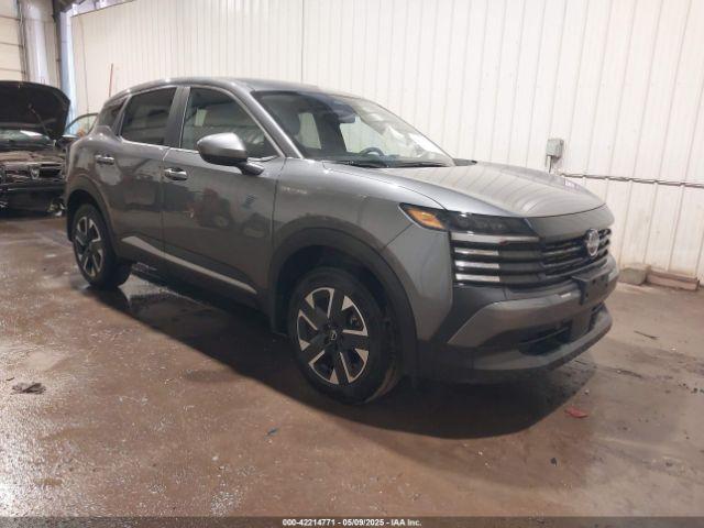  Salvage Nissan Kicks