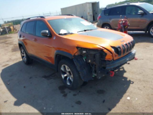  Salvage Jeep Cherokee