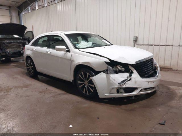  Salvage Chrysler 200