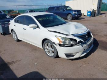  Salvage Nissan Altima
