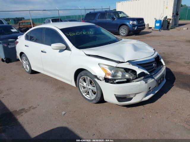  Salvage Nissan Altima