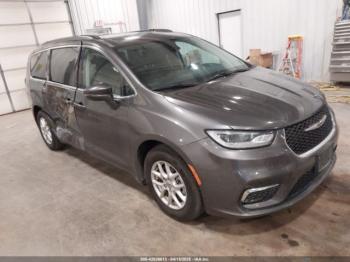  Salvage Chrysler Pacifica