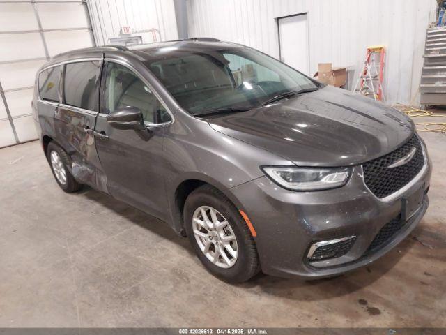  Salvage Chrysler Pacifica