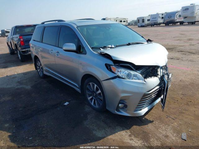  Salvage Toyota Sienna