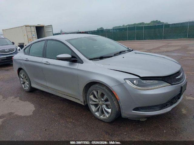  Salvage Chrysler 200