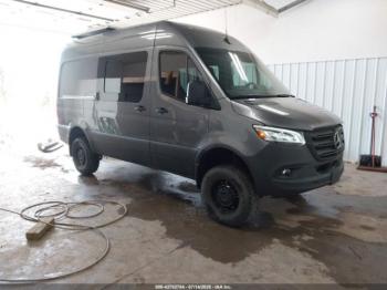  Salvage Mercedes-Benz Sprinter 2500