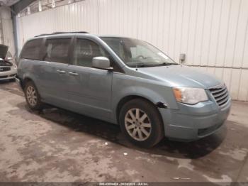  Salvage Chrysler Town & Country