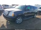 GMC Yukon Denali Image 3