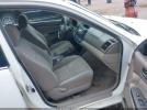 Toyota Camry Le Image 7