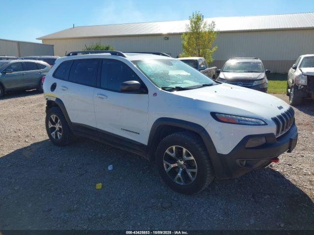  Salvage Jeep Cherokee
