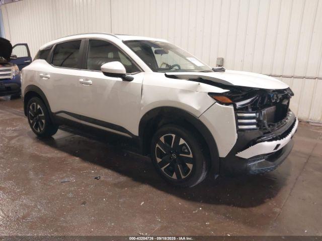  Salvage Nissan Kicks