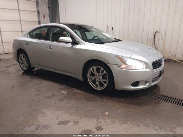  Salvage Nissan Maxima