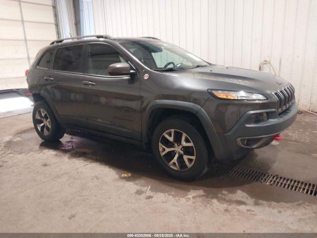  Salvage Jeep Cherokee