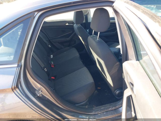 Volkswagen Jetta Image 7