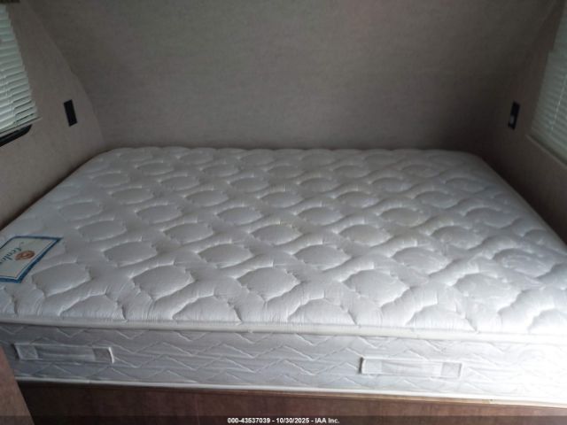 Starcraft Autumn Ridge Image 12