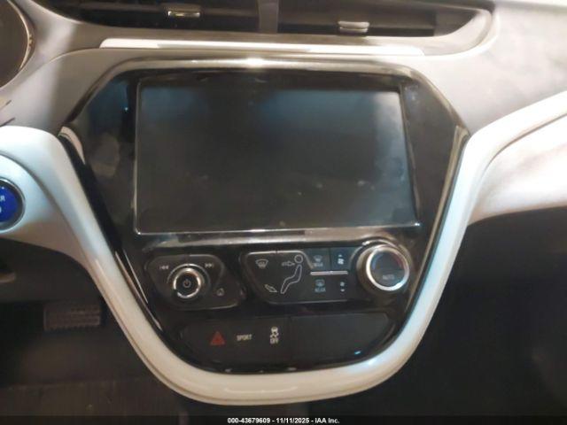 Chevrolet Bolt Premier Image 17