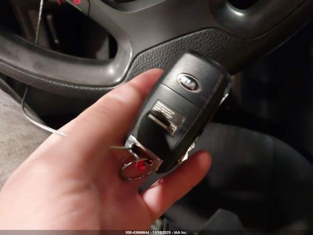 Kia Forte Lx Image 2