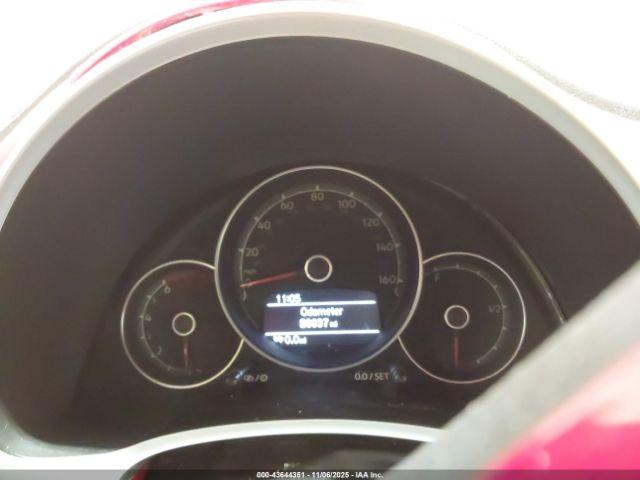 Volkswagen Beetle Image 2