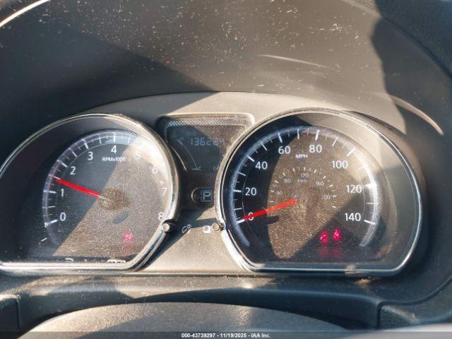 Nissan Versa 1.6 Sv Image 8