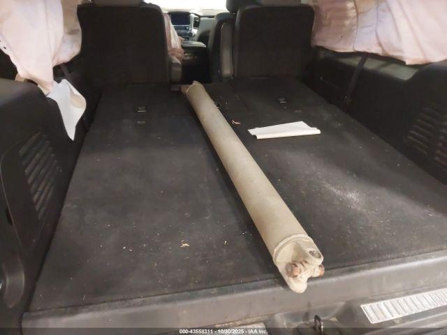 Chevrolet Suburban Lt Image 14