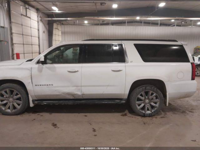 Chevrolet Suburban Lt Image 11