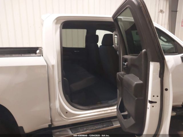 Chevrolet Silverado 1500 4wd  Short Bed Custom Image 17