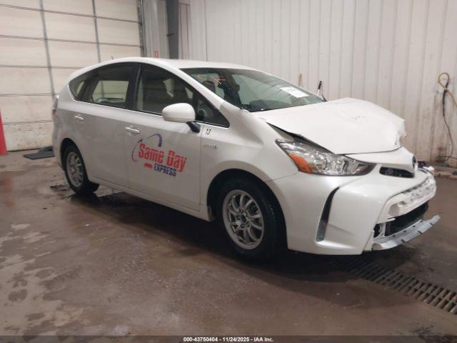  Salvage Toyota Prius v