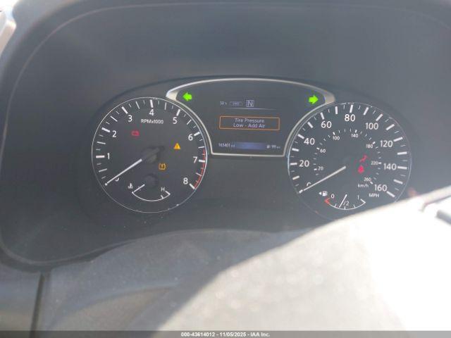 Nissan Pathfinder S Image 12